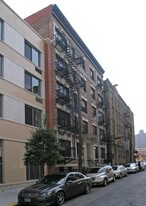 462 E 160th St in Bronx, NY - Building Photo