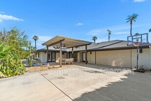 46560 Cameo Palm Dr in La Quinta, CA - Building Photo