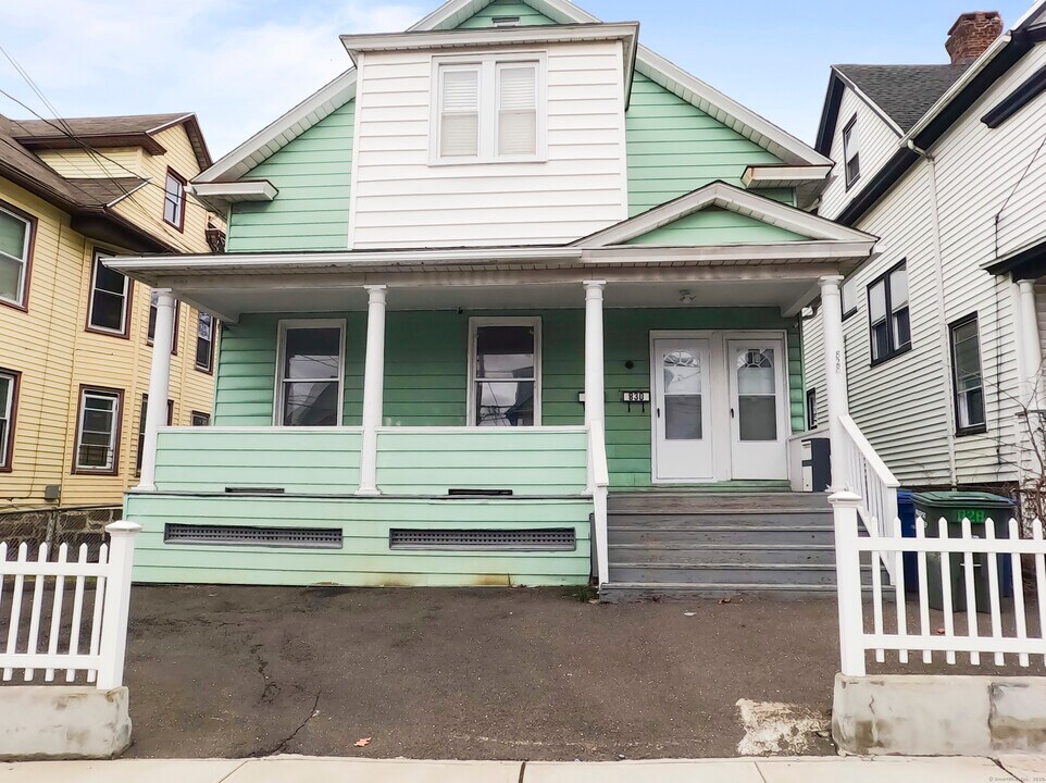 830 William St in Bridgeport, CT - Building Photo