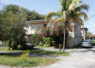 4145 SW 14th St in Miami, FL - Building Photo - Building Photo