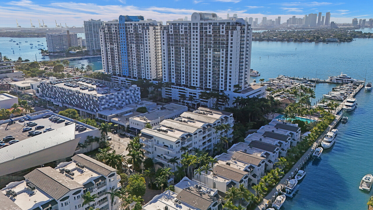 1415 Sunset Harbour Dr in Miami Beach, FL - Building Photo