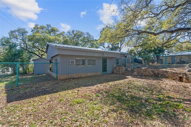 203 Laguna Vista Dr in Austin, TX - Building Photo - Building Photo