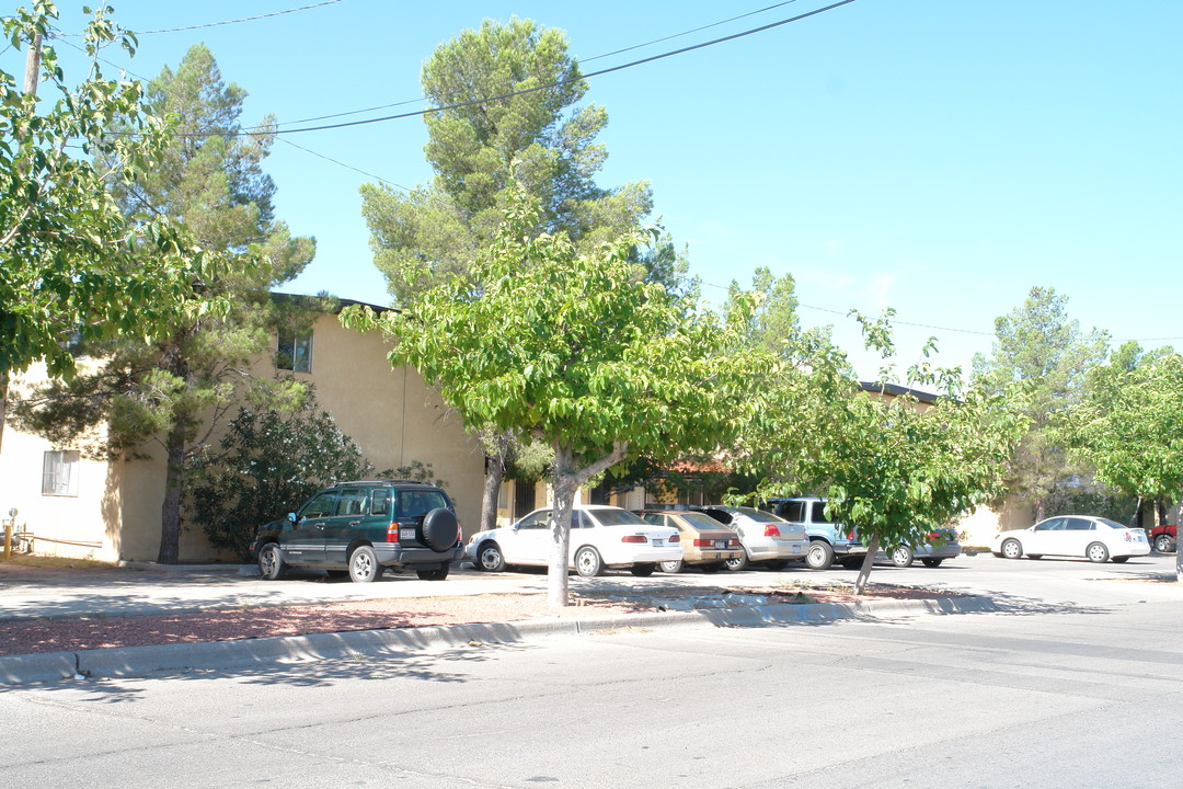 Ranchos Apartments in El Paso, TX - Building Photo