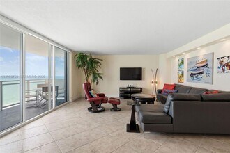 2030 S Ocean Dr, Unit 1820 in Hallandale Beach, FL - Foto de edificio - Building Photo