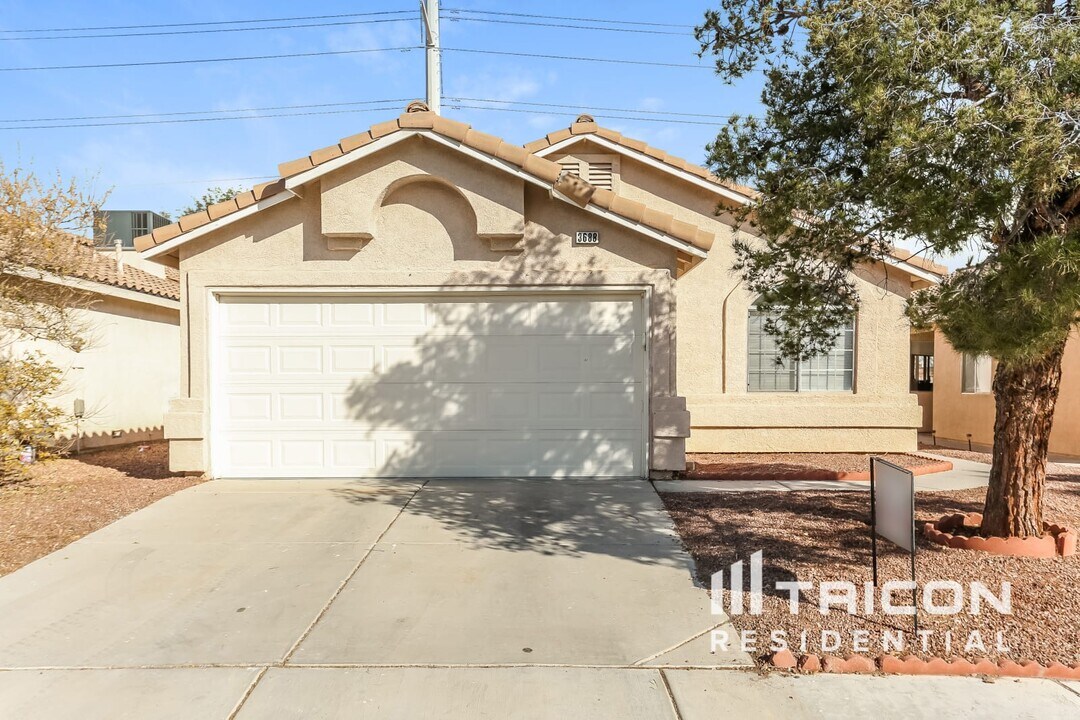 3688 Copper Cactus Dr in Las Vegas, NV - Building Photo