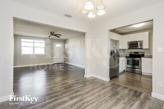 2214 Red Oak Dr in Jacksonville, FL - Building Photo - Building Photo