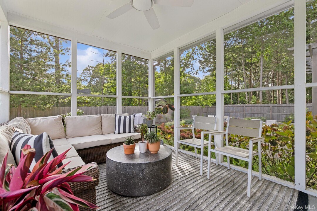1181 Fireplace Rd in East Hampton, NY - Foto de edificio