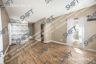 440 Henry Ave SE in Grand Rapids, MI - Building Photo - Building Photo