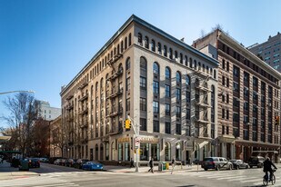 152-160 W 16th St in New York, NY - Building Photo
