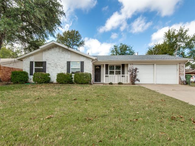 1417 Simpson Dr in Hurst, TX - Foto de edificio