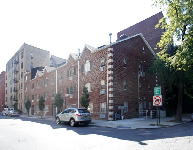 600-608 Thwaites Ave in Bronx, NY - Foto de edificio - Building Photo