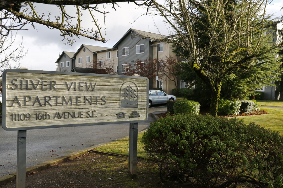 Silver View in Everett, WA - Foto de edificio