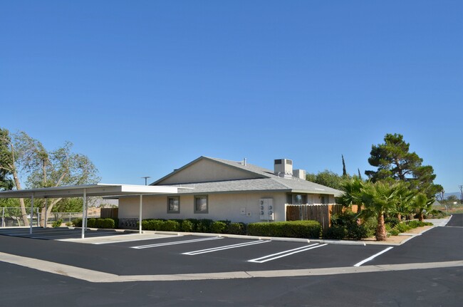 Desert Islands Apartments in Hesperia, CA - Building Photo - Building Photo