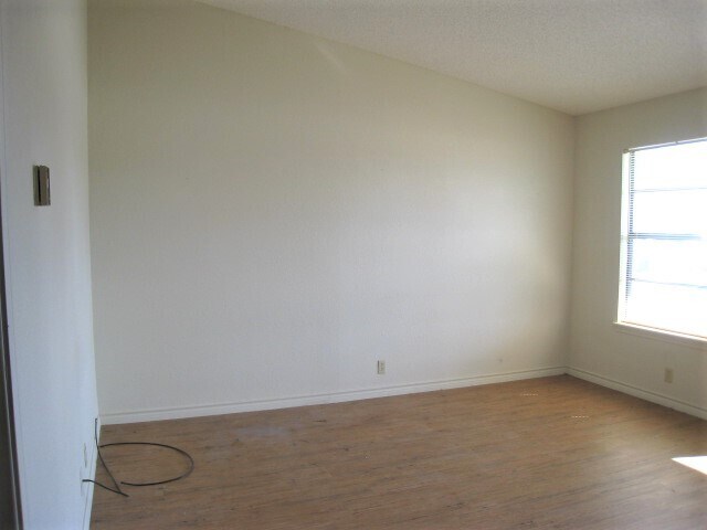 925 S Church St, Unit 915 S. Church #B in Rockport, TX - Foto de edificio - Building Photo