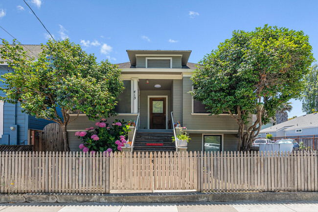 413 Laurel St in Santa Cruz, CA - Building Photo - Building Photo