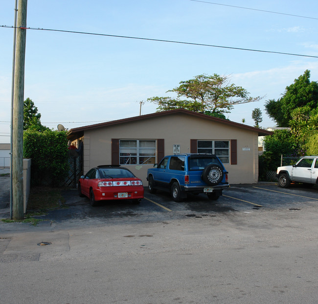 214 SW 15th St in Fort Lauderdale, FL - Building Photo - Building Photo