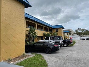 Seaview in Dunedin, FL - Building Photo - Building Photo