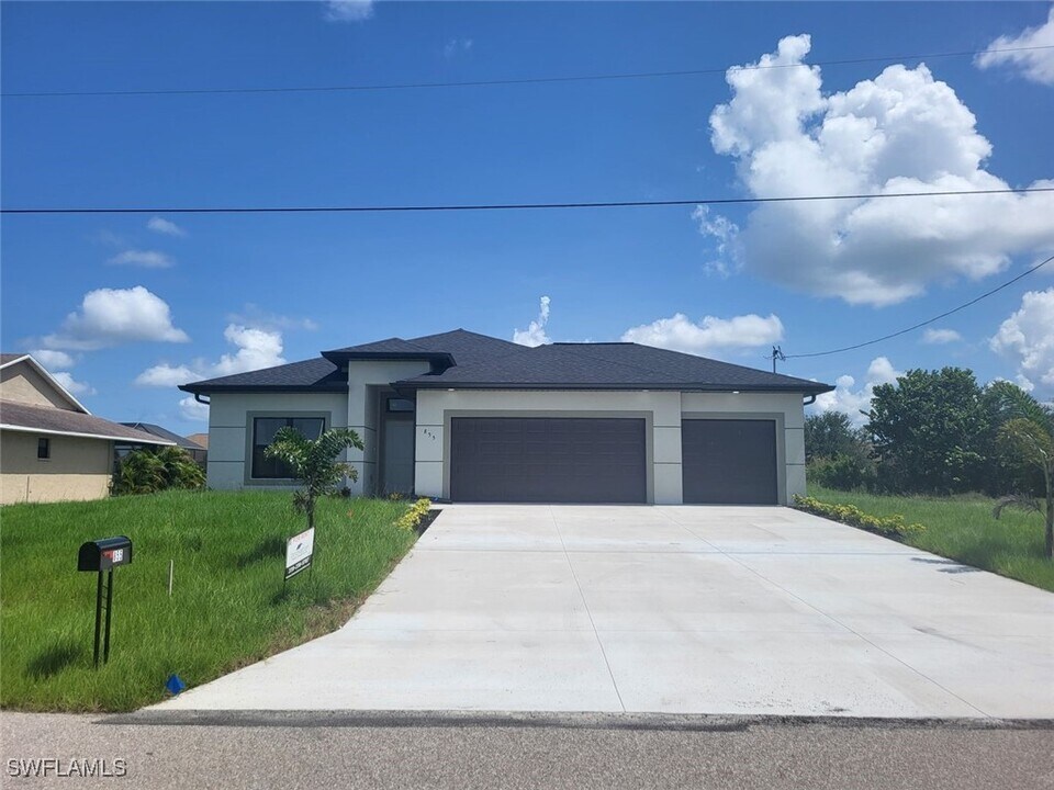 855 SW 15th Terrace in Cape Coral, FL - Building Photo