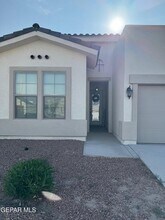 229 Farnborough St in El Paso, TX - Building Photo - Building Photo