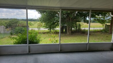 122 Weeping Willow Rd in Eagle Lake, FL - Building Photo - Building Photo