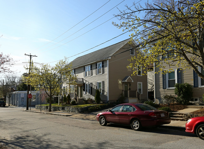 59 Myrtle St in Waltham, MA - Foto de edificio - Building Photo