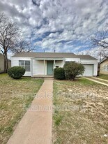 309 N Milton St in San Angelo, TX - Building Photo