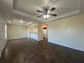 1204 E Lyon St in Laredo, TX - Foto de edificio - Building Photo