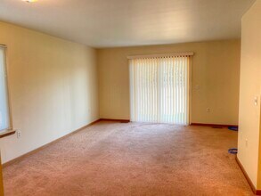 13000 E 11 Mile Rd in Warren, MI - Building Photo - Building Photo