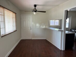 1120 Amberwood Rd in Sacramento, CA - Building Photo - Building Photo