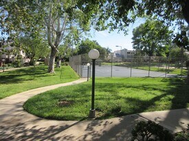 8865 Independence Ave in Los Angeles, CA - Building Photo