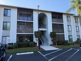 9570 Green Cypress Ln, Unit #6 in Ft. Myers, FL - Building Photo