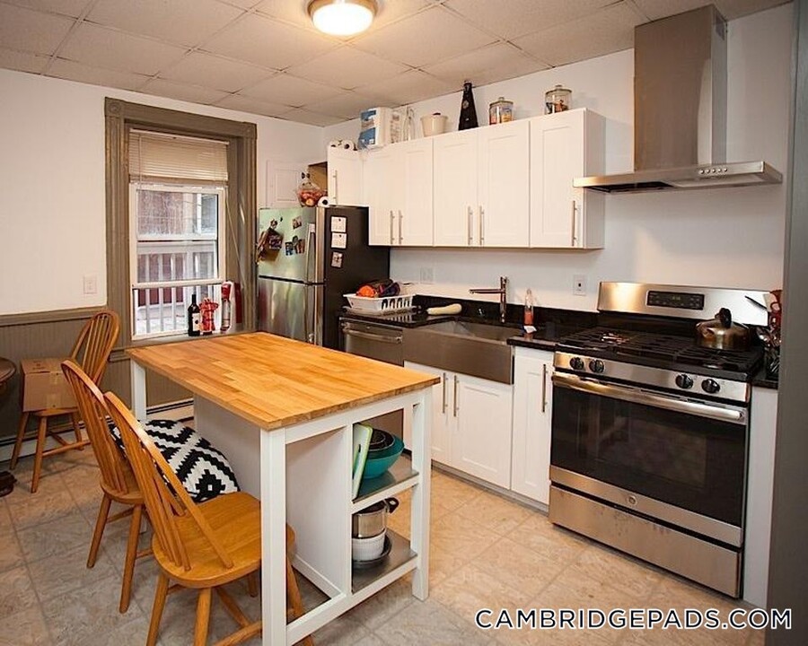147 Columbia St in Cambridge, MA - Building Photo