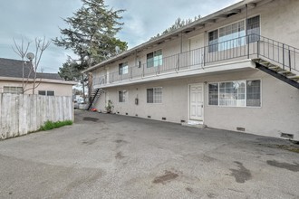 818 Reinert in Mountain View, CA - Building Photo - Building Photo