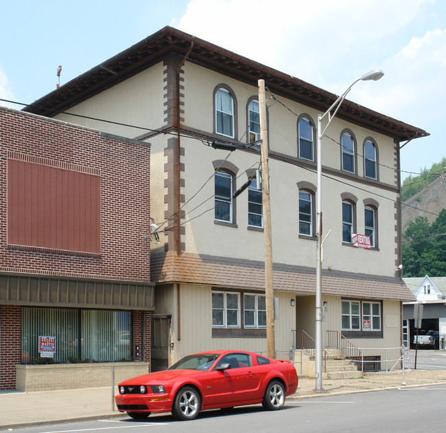 550 Market St in Shamokin, PA - Foto de edificio - Building Photo