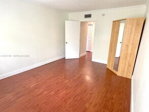 7923 SW 104th St in Miami, FL - Building Photo - Building Photo