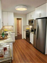 2356 Valley View Dr SE in Smyrna, GA - Foto de edificio - Building Photo