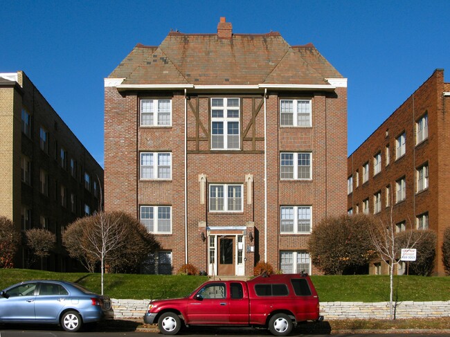 Grand Heritage Apartments in St. Paul, MN - Building Photo - Building Photo