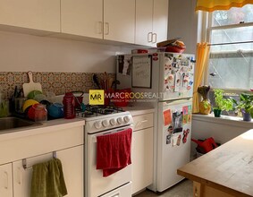 51 Grove St, Unit 7 in Chestnut Hill, MA - Building Photo - Building Photo
