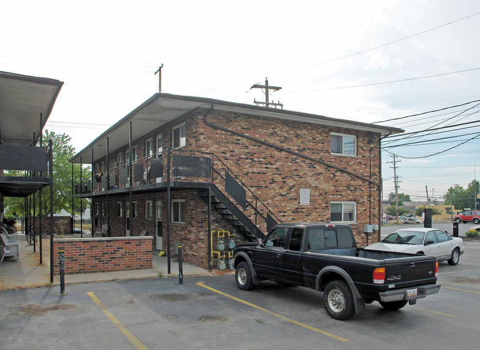 1471 Kenny Rd in Columbus, OH - Building Photo