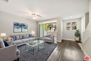 4394 Paxton Pl in Calabasas, CA - Building Photo