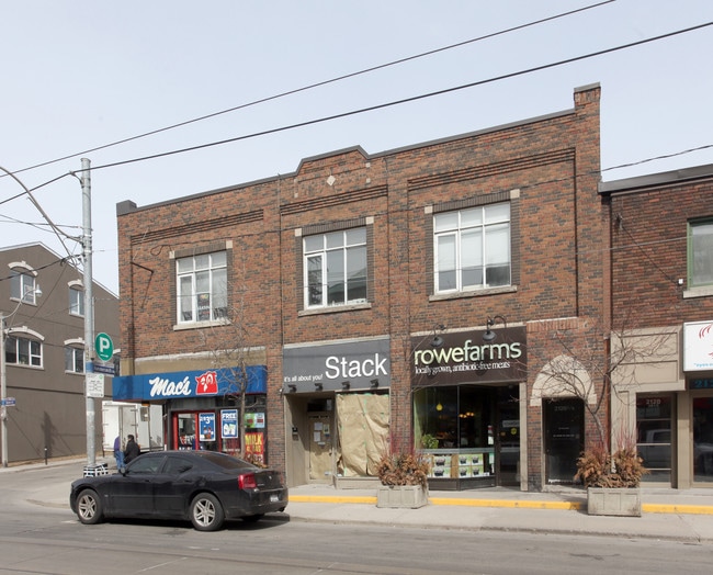 2122-2128 Queen St E in Toronto, ON - Building Photo - Building Photo