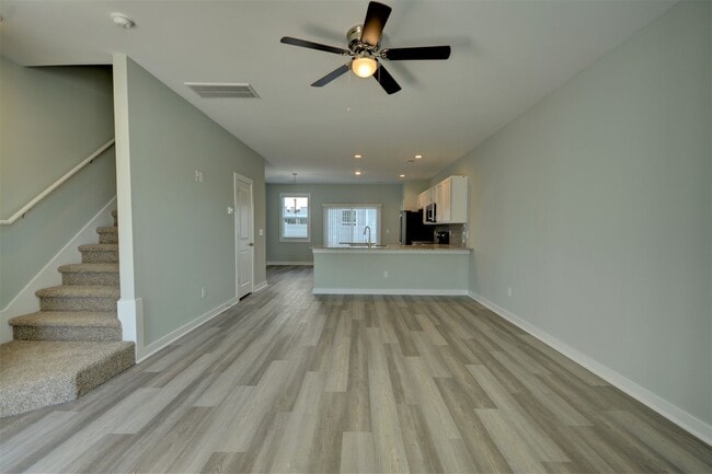 609 Windsurfing Ln in Sneads Ferry, NC - Building Photo - Building Photo