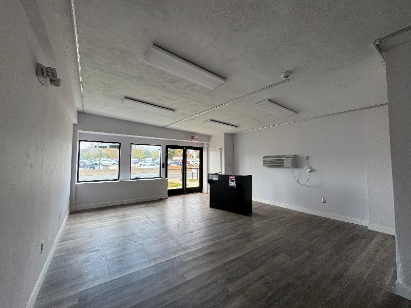 6630 S Crescent Blvd in Pennsauken, NJ - Building Photo