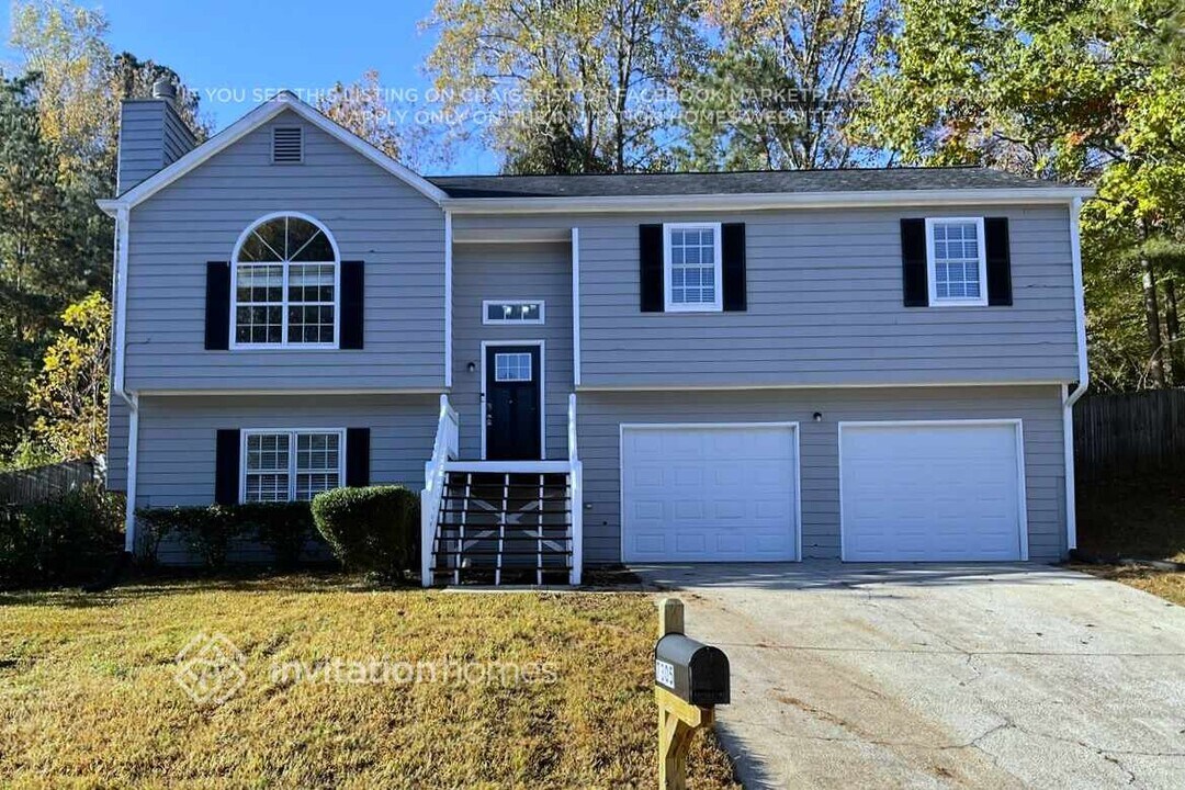 7305 Hunters Ridge Dr in Douglasville, GA - Foto de edificio