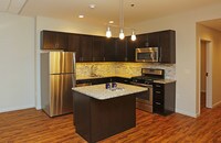 BRAND NEW 1BR, 1BA, DEN-1165SF - Regency Tower Apartamentos in Syracuse, New York