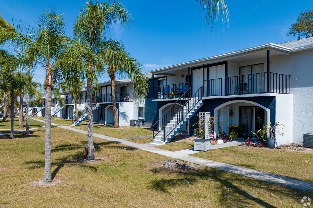 Topaz Cay in Melbourne, FL - Building Photo