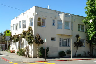 6391-6397 Dana St in Oakland, CA - Building Photo - Building Photo