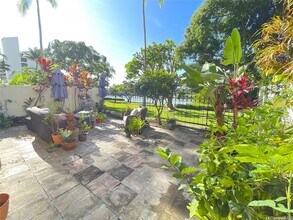 500 Lunalilo Home Rd in Honolulu, HI - Foto de edificio - Building Photo