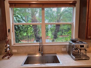 383 Berenger Walk in Royal Palm Beach, FL - Foto de edificio - Building Photo