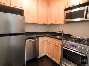 Fourth Avenue in New York, NY - Building Photo - Building Photo